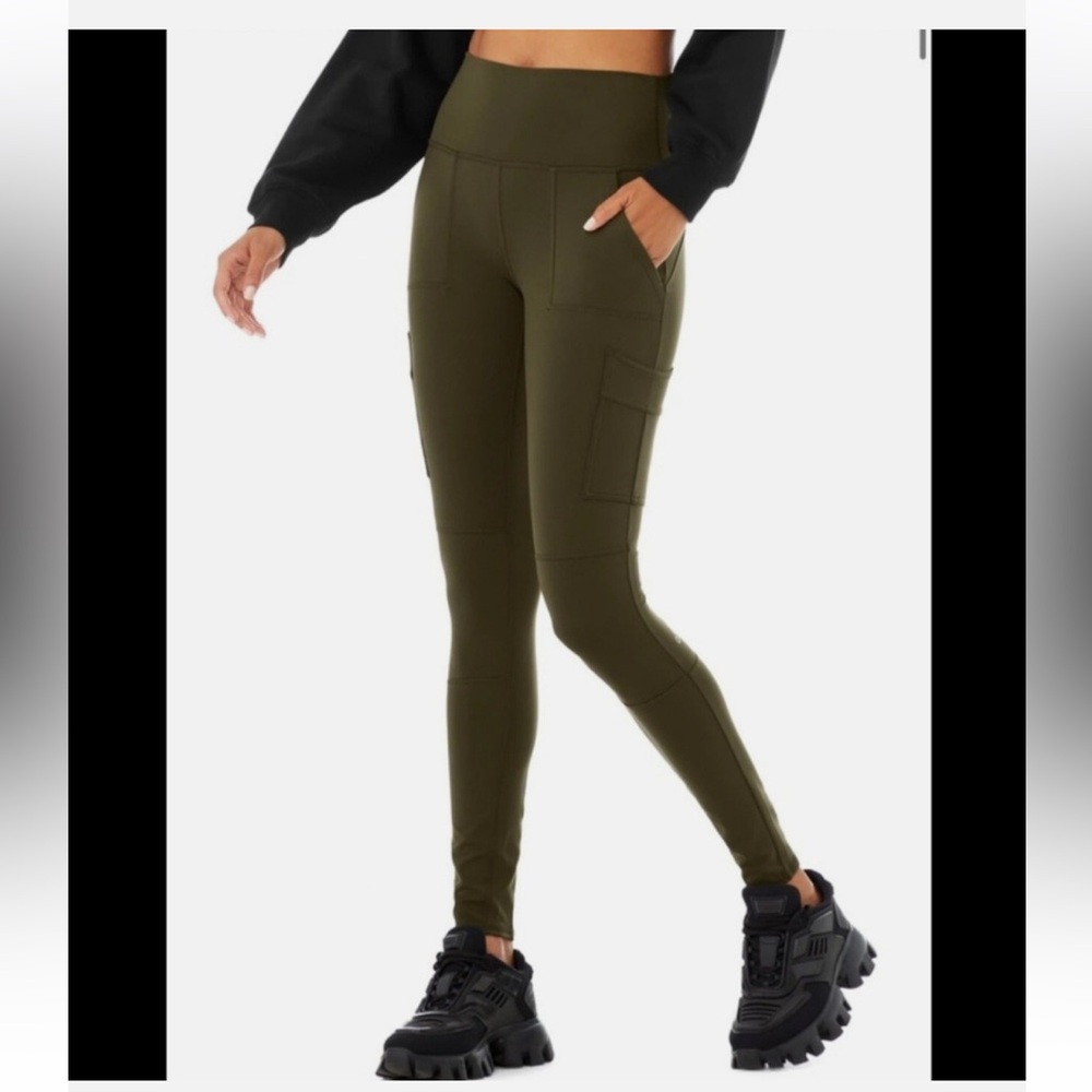 Alo Yoga Olive Green High-Waisted Cargo Leggings Small